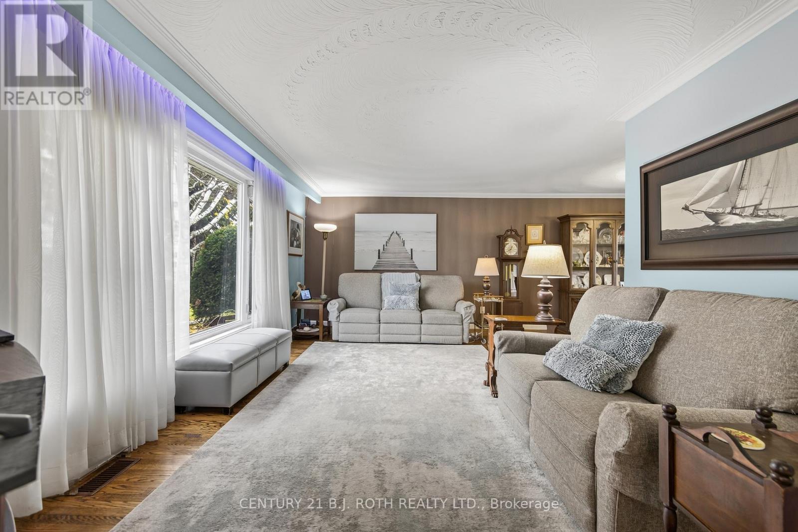 212 Church Street, Bradford West Gwillimbury, Ontario  L3Z 1R2 - Photo 9 - N12555404