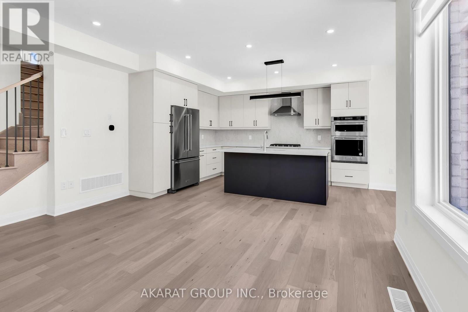 91 Bezel Lane, Oakville, Ontario  L6M 5S6 - Photo 9 - W12448199