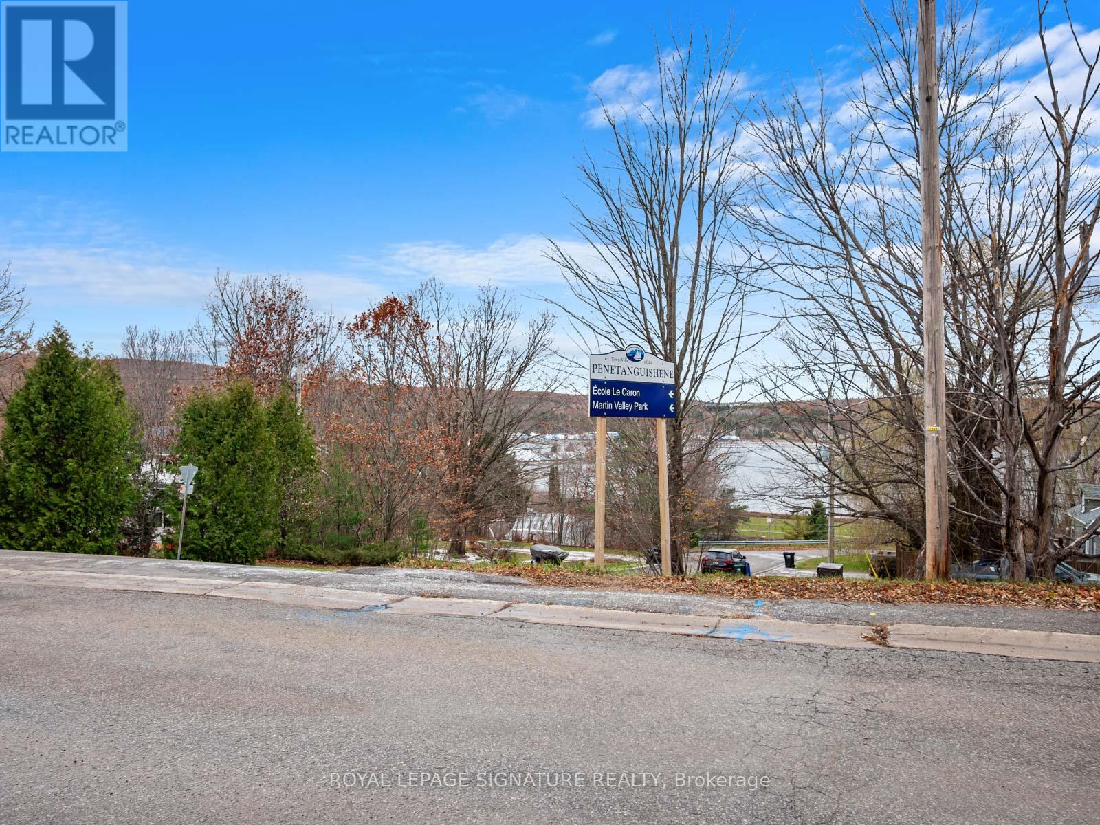 79 Poyntz Street, Penetanguishene, Ontario  L9M 1N9 - Photo 33 - S12555368