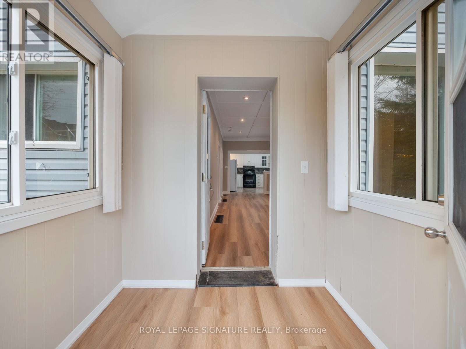 79 Poyntz Street, Penetanguishene, Ontario  L9M 1N9 - Photo 4 - S12555368