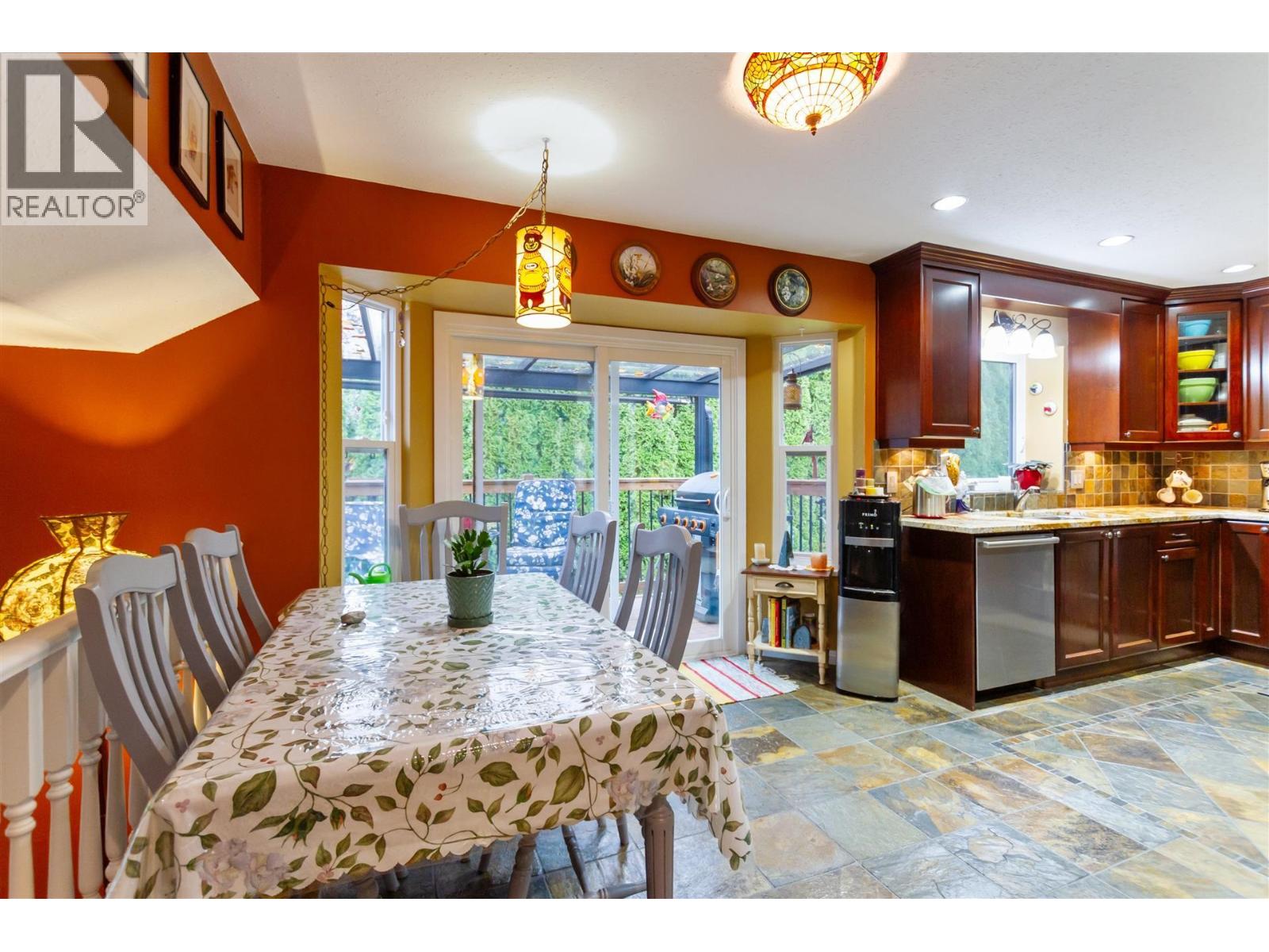 12193 Lindsay Place, Maple Ridge, British Columbia V2X 9S3 - Photo 6 - R3067716