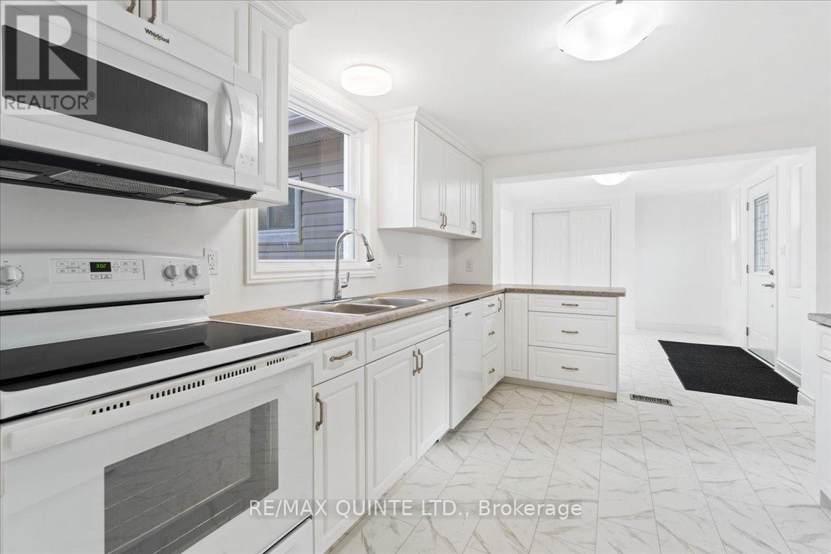 27 Purdy Street, Belleville, Ontario  K8P 1Y8 - Photo 12 - X12555446