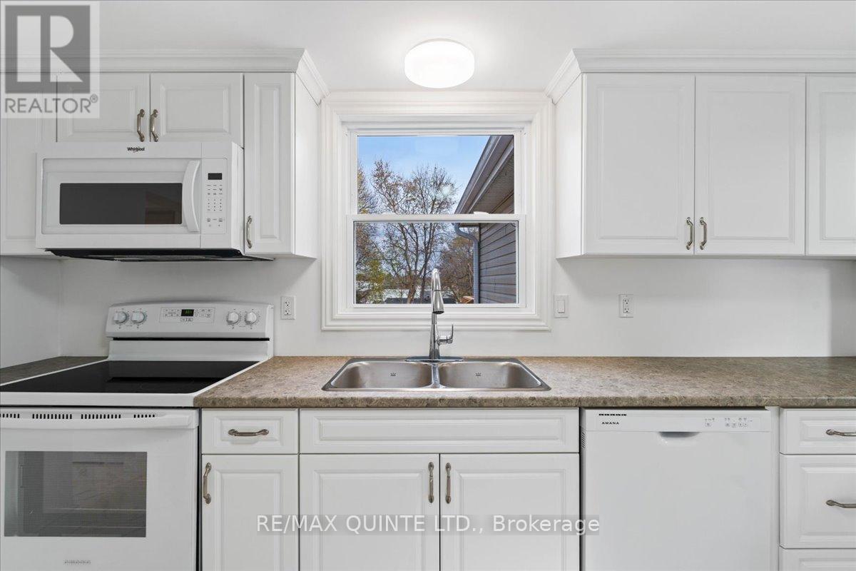 27 Purdy Street, Belleville, Ontario  K8P 1Y8 - Photo 13 - X12555446