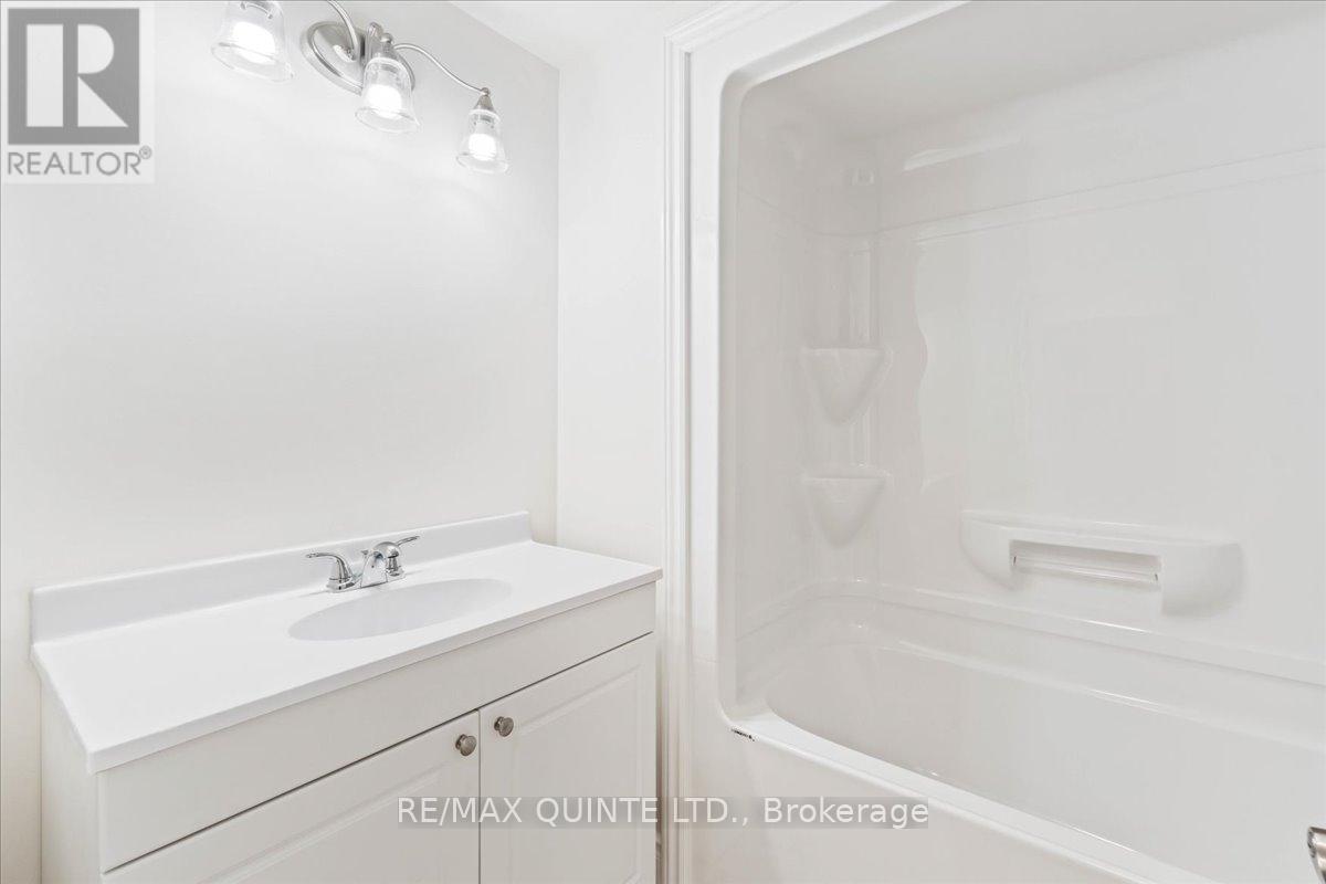 27 Purdy Street, Belleville, Ontario  K8P 1Y8 - Photo 26 - X12555446