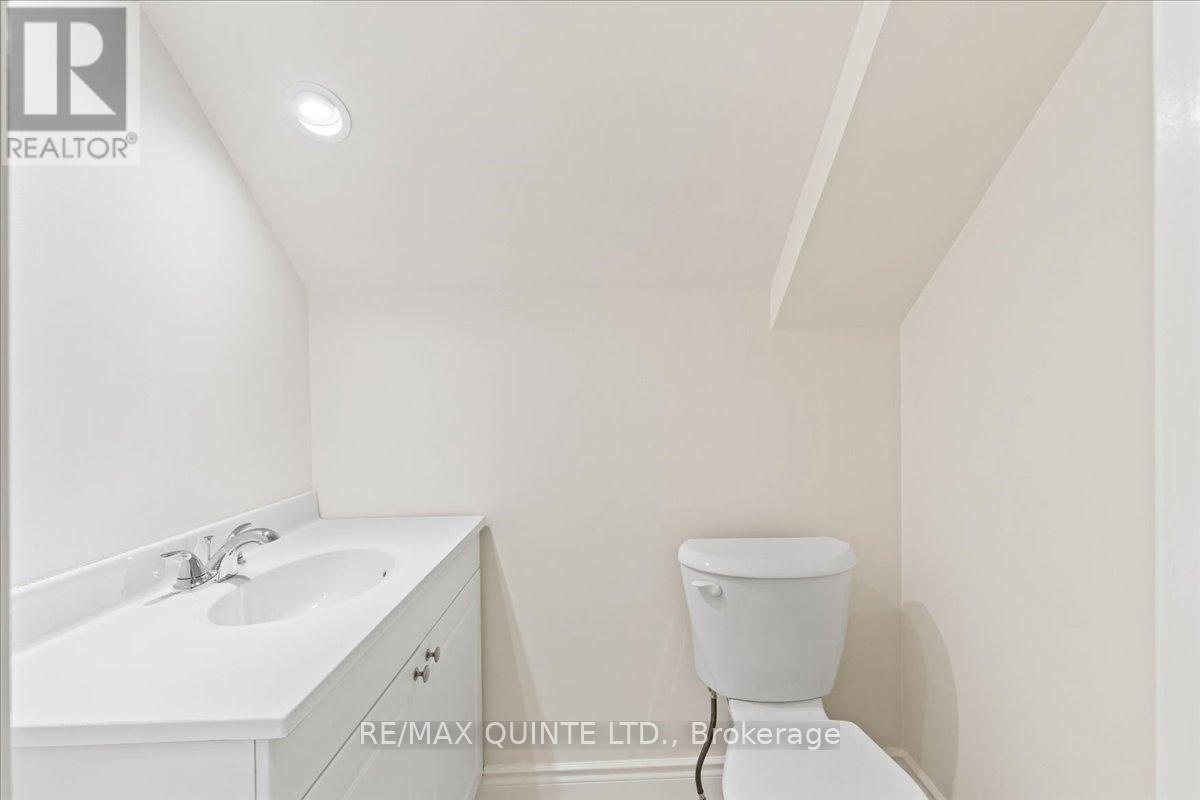 27 Purdy Street, Belleville, Ontario  K8P 1Y8 - Photo 35 - X12555446