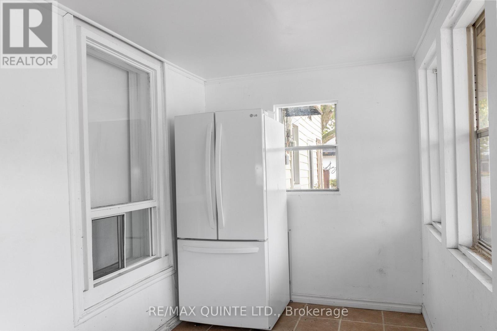 79 South Church Street, Belleville, Ontario  K8V 3B7 - Photo 8 - X12555454