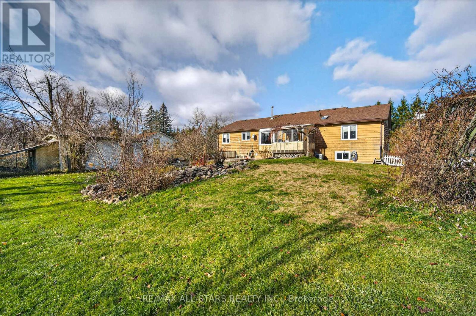 150 King Street W, Kawartha Lakes, Ontario K0L 2W0 - Photo 27 - X12555510