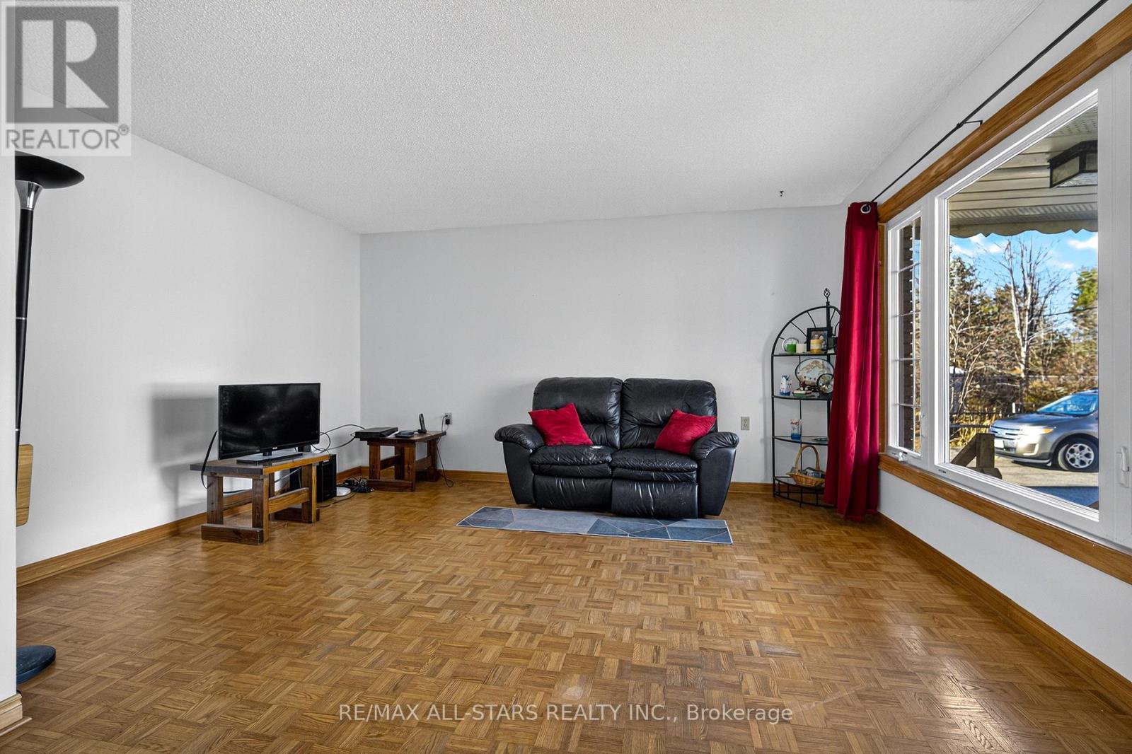 150 King Street W, Kawartha Lakes, Ontario K0L 2W0 - Photo 6 - X12555510