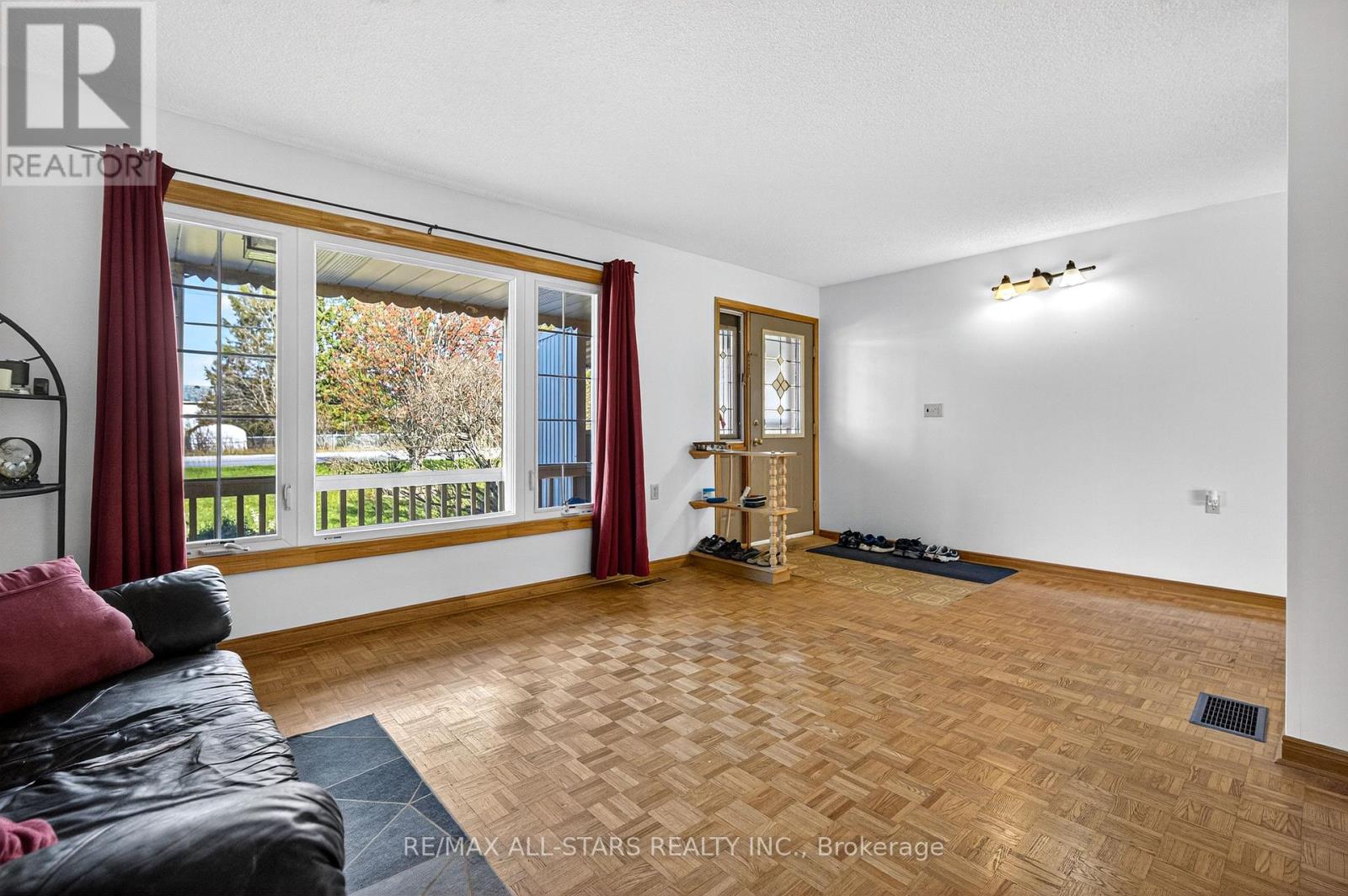 150 King Street W, Kawartha Lakes, Ontario K0L 2W0 - Photo 7 - X12555510