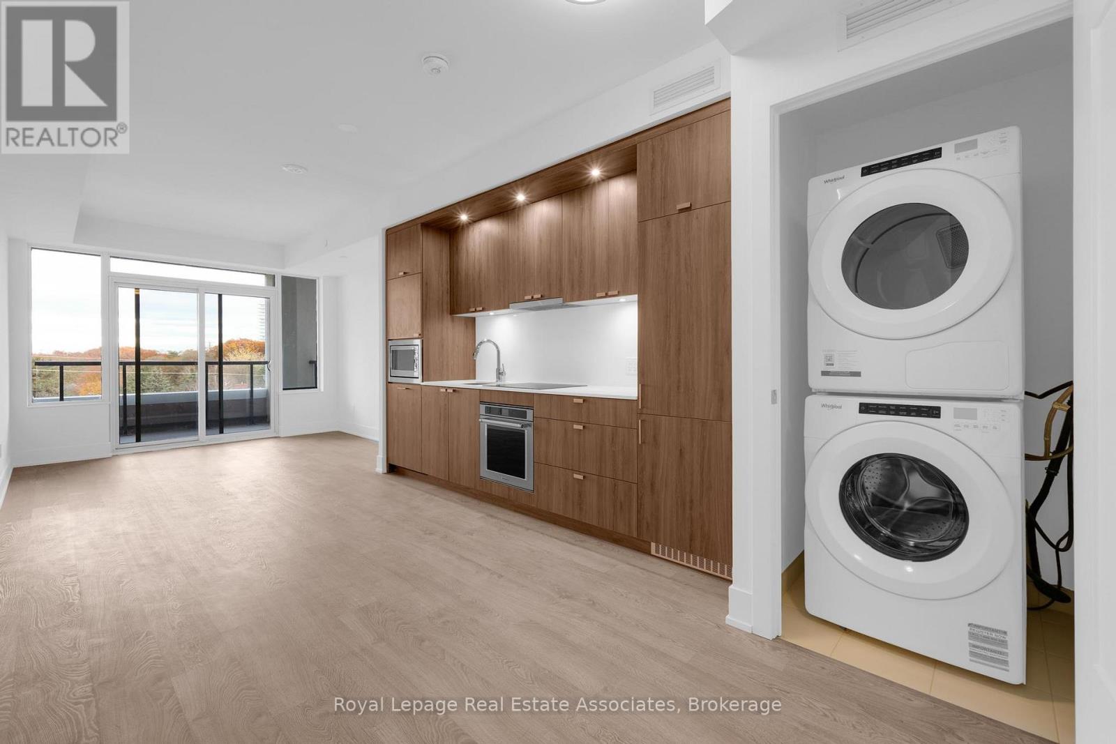 426 - 259 The Kingsway, Toronto, Ontario  M9A 0G2 - Photo 2 - W12555192