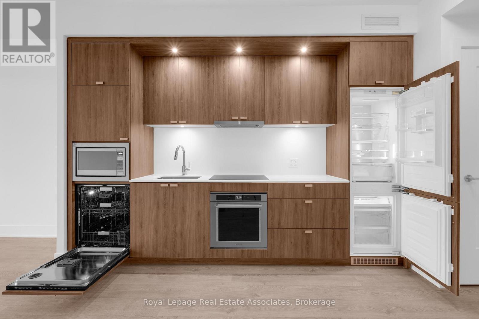 426 - 259 The Kingsway, Toronto, Ontario  M9A 0G2 - Photo 5 - W12555192