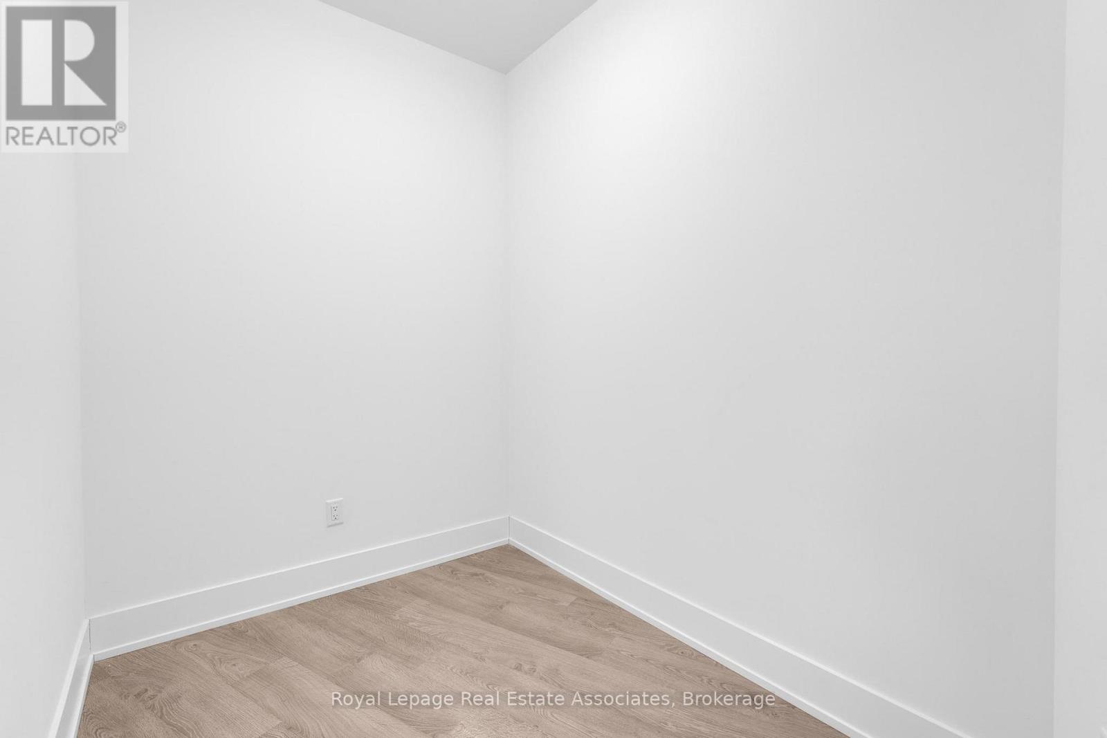 426 - 259 The Kingsway, Toronto, Ontario  M9A 0G2 - Photo 8 - W12555192