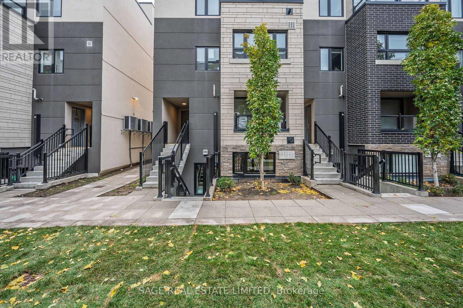 201 - 1137 Cooke Boulevard, Burlington, Ontario  L7T 0C3 - Photo 1 - W12555220