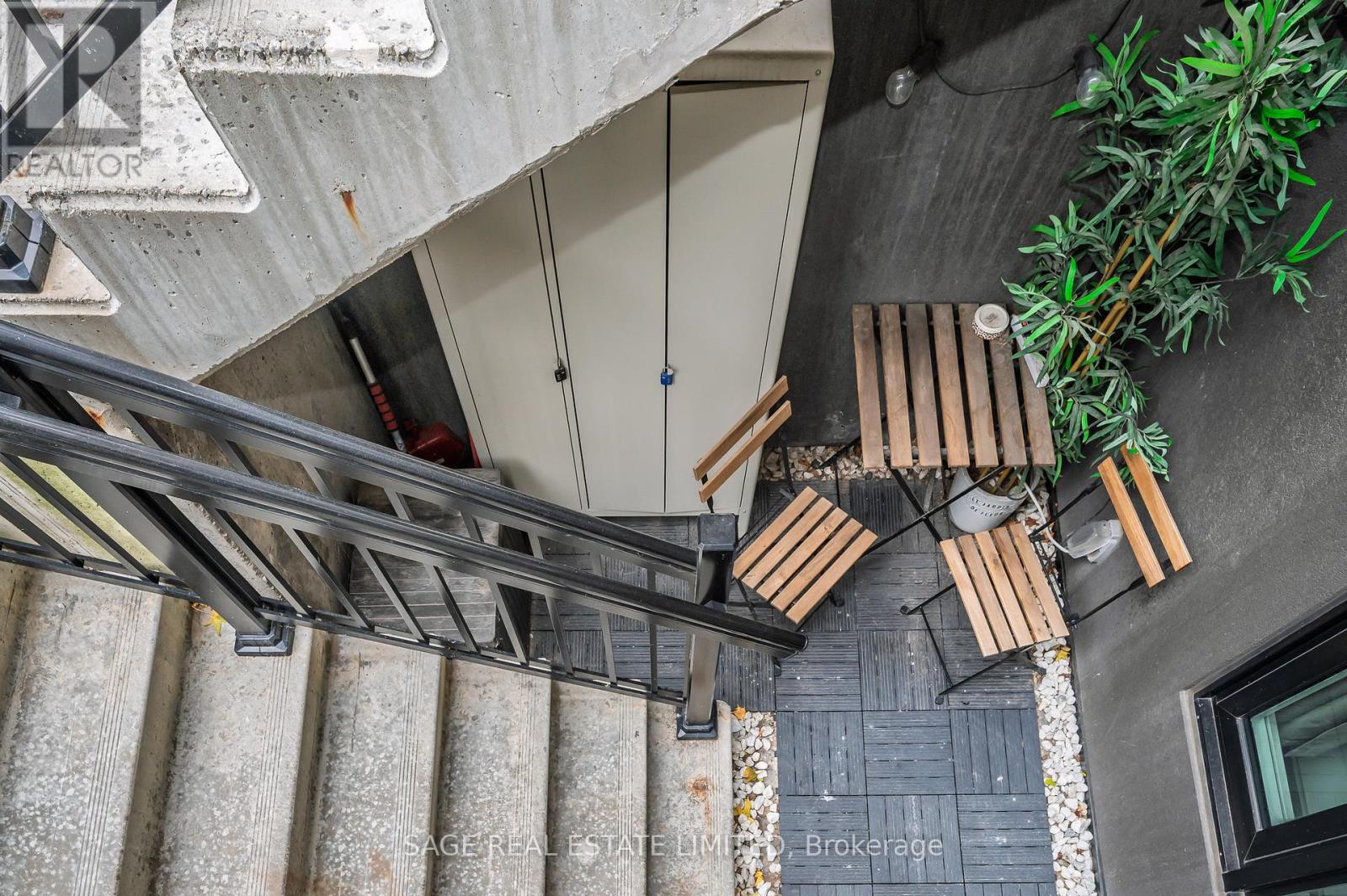 201 - 1137 Cooke Boulevard, Burlington, Ontario  L7T 0C3 - Photo 6 - W12555220