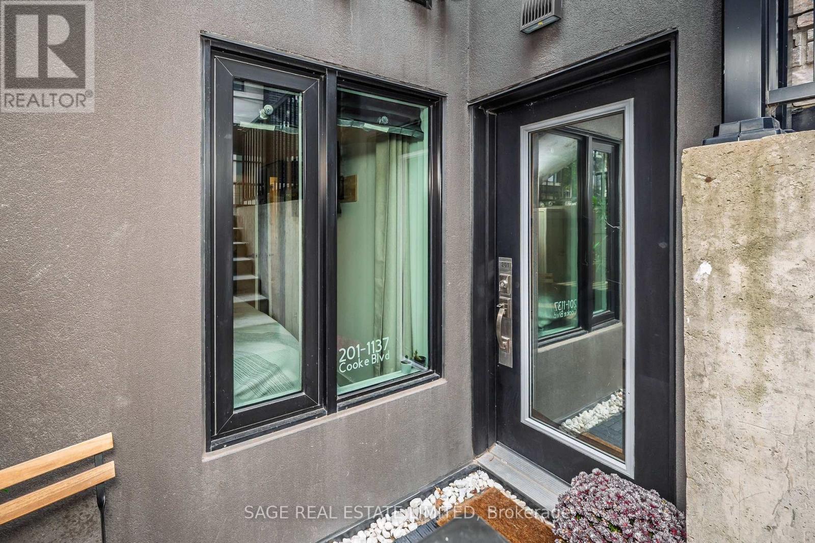 201 - 1137 Cooke Boulevard, Burlington, Ontario  L7T 0C3 - Photo 8 - W12555220