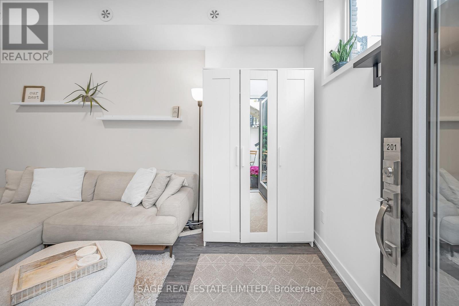 201 - 1137 Cooke Boulevard, Burlington, Ontario  L7T 0C3 - Photo 9 - W12555220