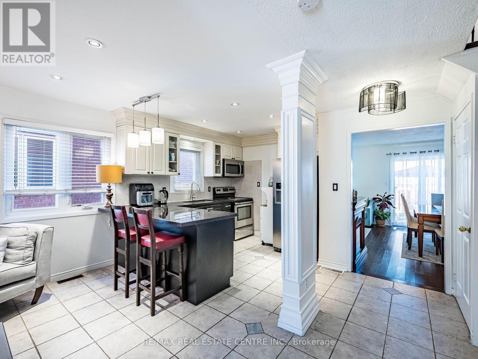 100 White Tail Crescent, Brampton, Ontario  L6Y 5B9 - Photo 11 - W12555268