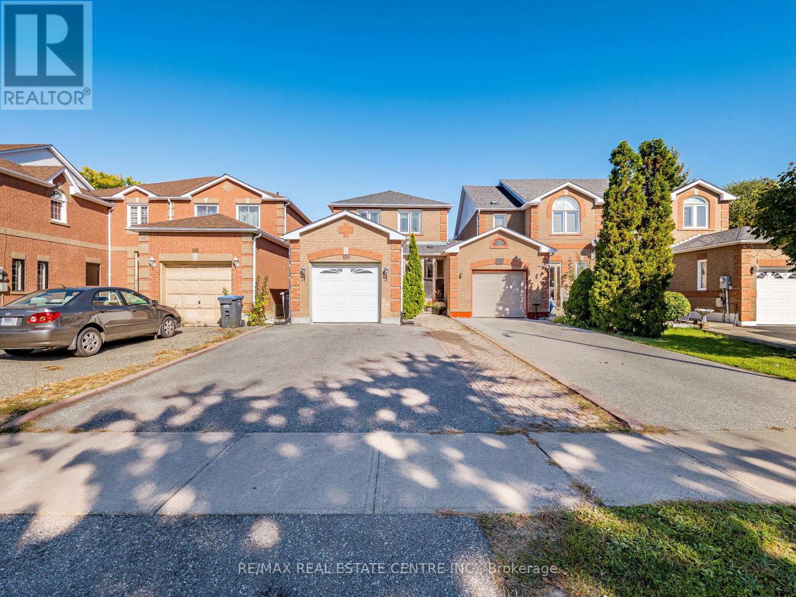 100 White Tail Crescent, Brampton, Ontario  L6Y 5B9 - Photo 2 - W12555268