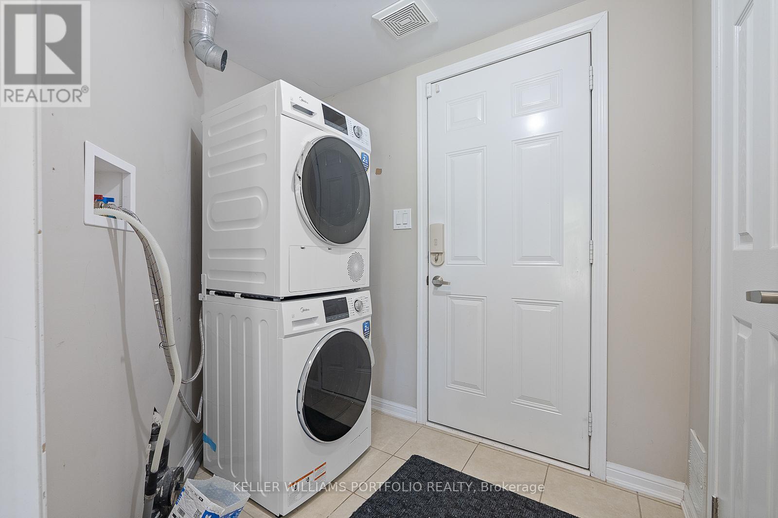 66 Gleave Terrace, Milton, Ontario  L9T 7B7 - Photo 12 - W12555284