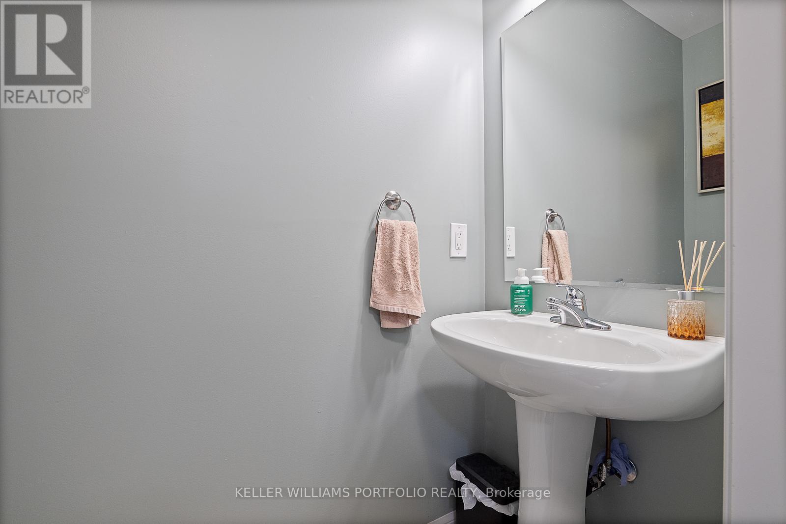 66 Gleave Terrace, Milton, Ontario  L9T 7B7 - Photo 15 - W12555284