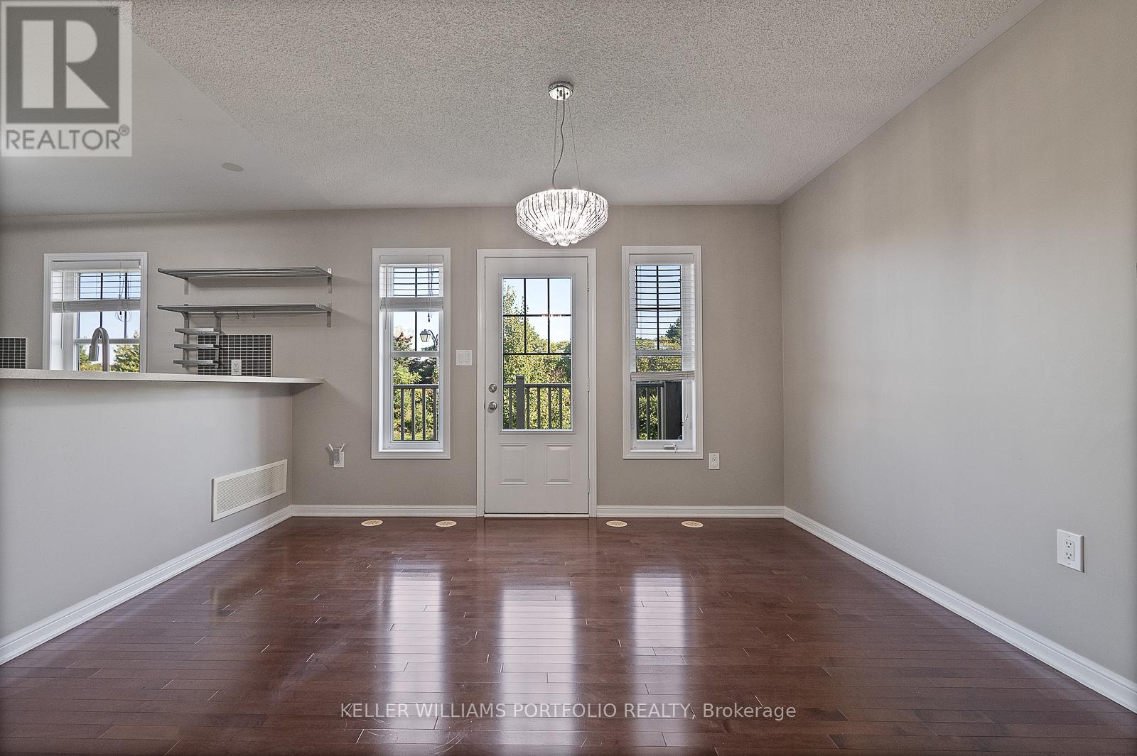 66 Gleave Terrace, Milton, Ontario  L9T 7B7 - Photo 17 - W12555284