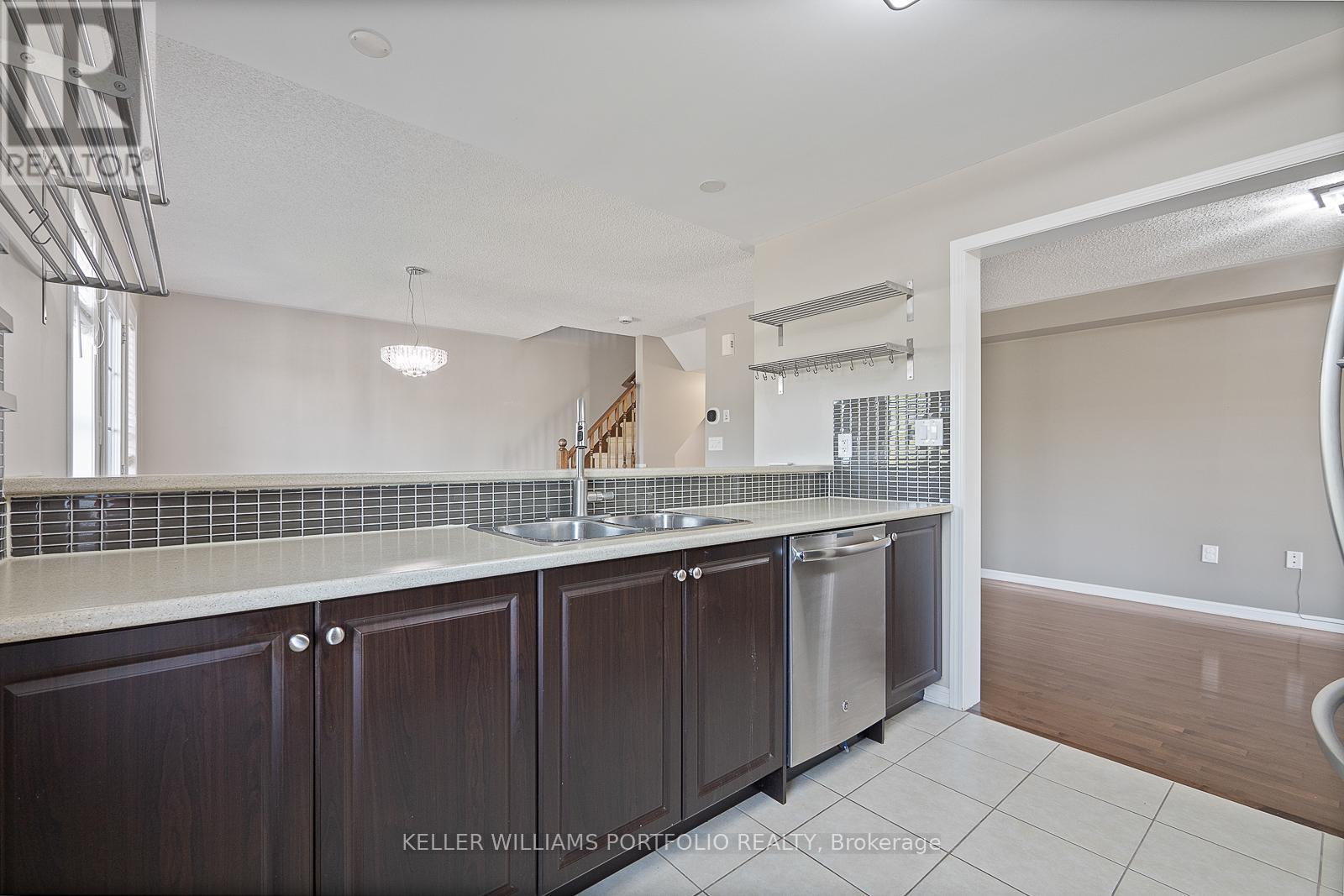 66 Gleave Terrace, Milton, Ontario  L9T 7B7 - Photo 29 - W12555284