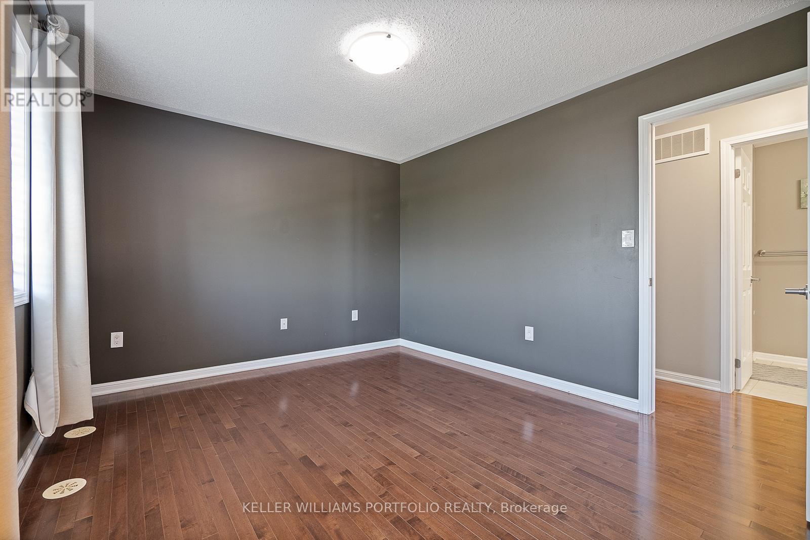 66 Gleave Terrace, Milton, Ontario  L9T 7B7 - Photo 36 - W12555284