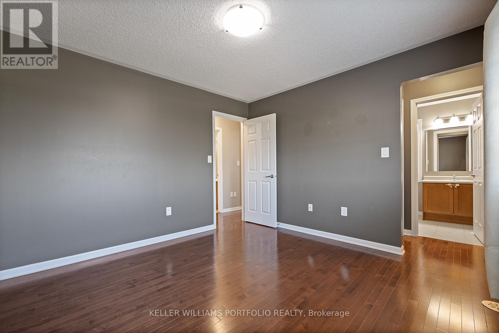 66 Gleave Terrace, Milton, Ontario  L9T 7B7 - Photo 38 - W12555284