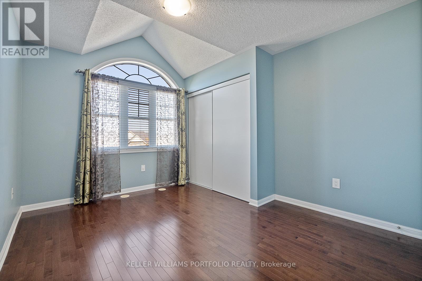 66 Gleave Terrace, Milton, Ontario  L9T 7B7 - Photo 43 - W12555284