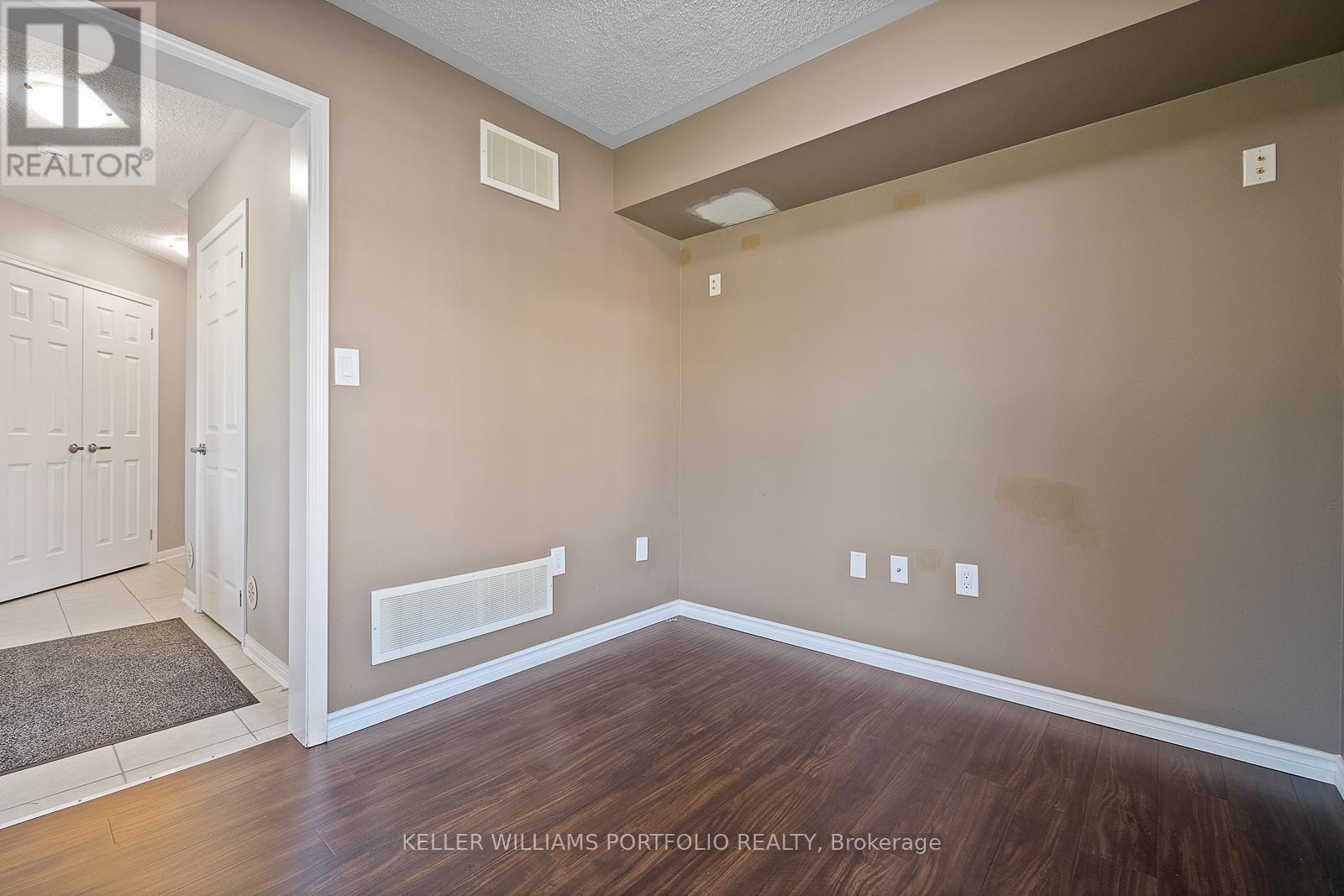 66 Gleave Terrace, Milton, Ontario  L9T 7B7 - Photo 9 - W12555284