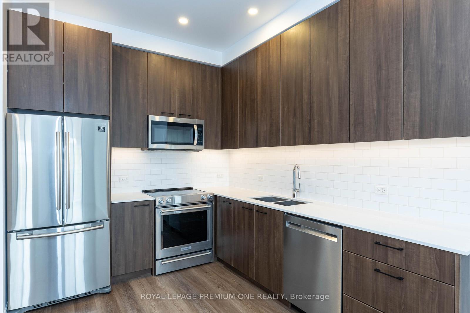 Ph02 - 571 Prince Edward Drive N, Toronto, Ontario  M8X 0A1 - Photo 31 - W12555308