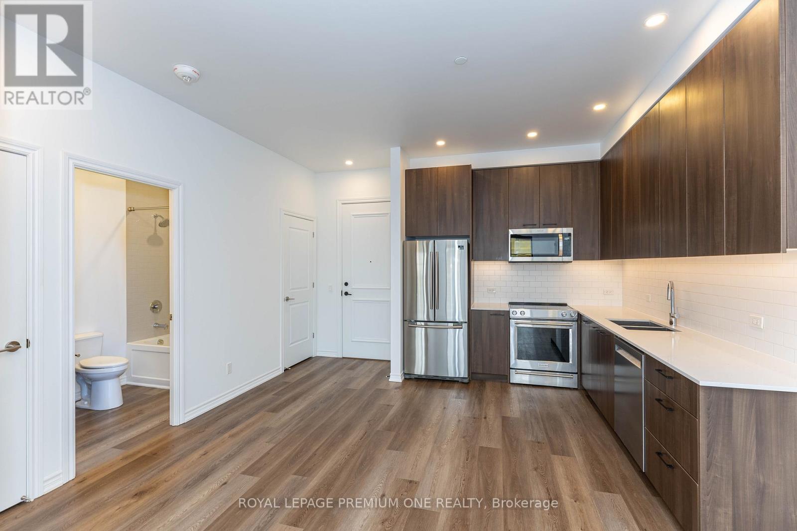 Ph02 - 571 Prince Edward Drive N, Toronto, Ontario  M8X 0A1 - Photo 32 - W12555308