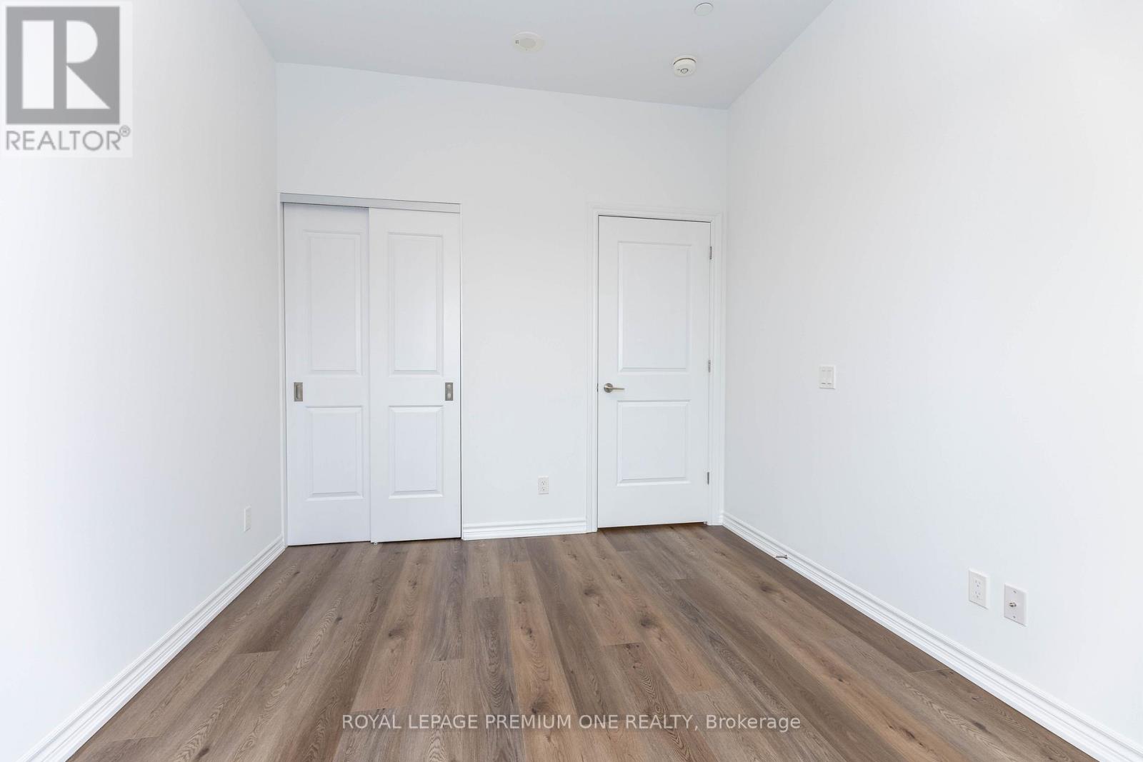 Ph02 - 571 Prince Edward Drive N, Toronto, Ontario  M8X 0A1 - Photo 35 - W12555308