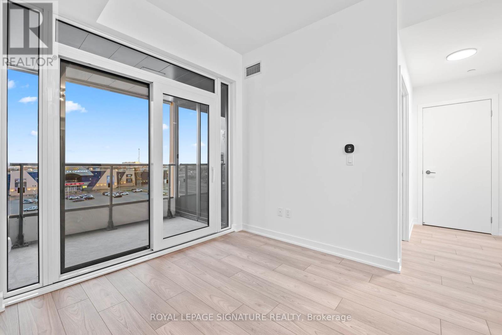 527 - 1007 The Queensway, Toronto, Ontario  M8Z 6C7 - Photo 14 - W12555356