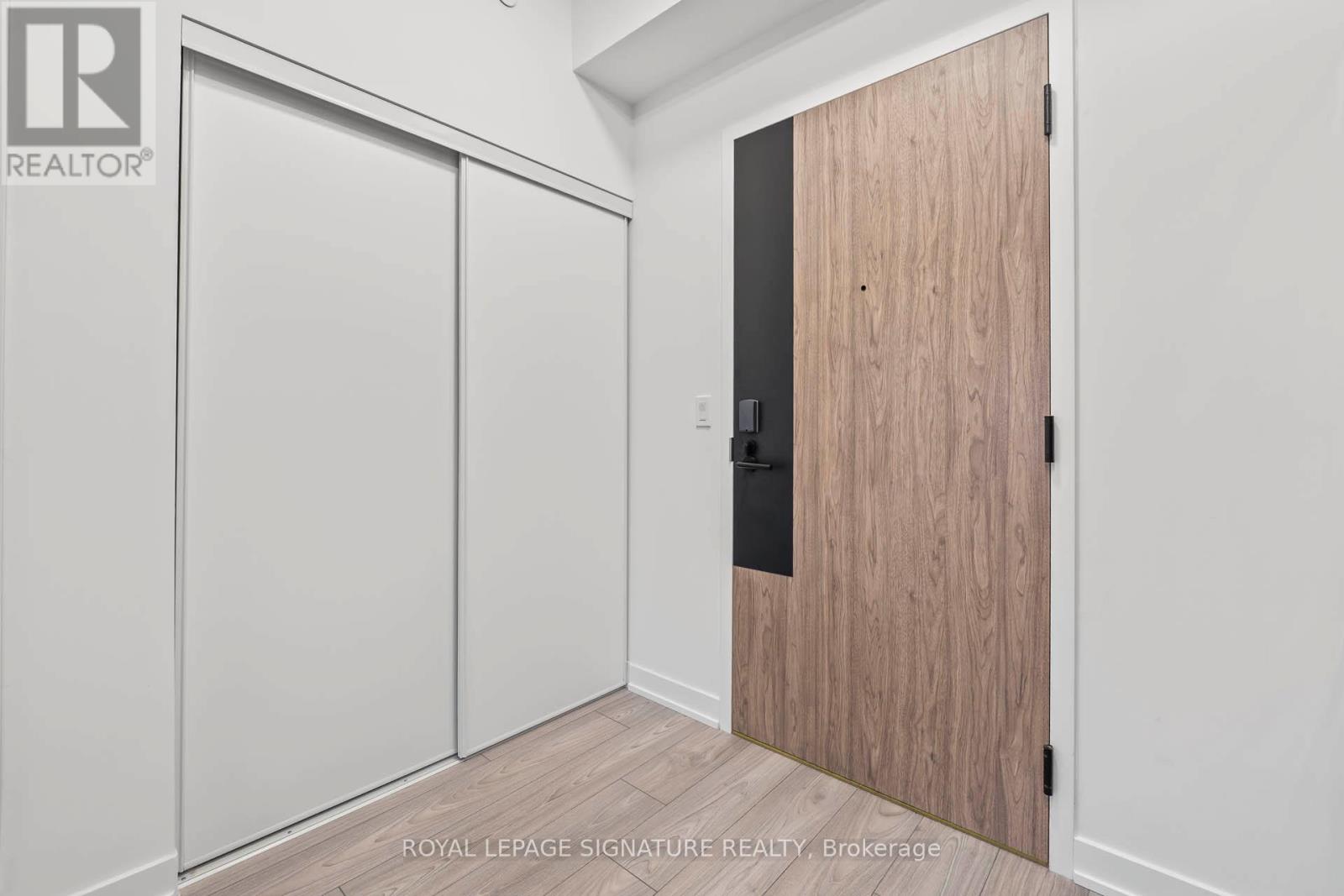 527 - 1007 The Queensway, Toronto, Ontario  M8Z 6C7 - Photo 8 - W12555356