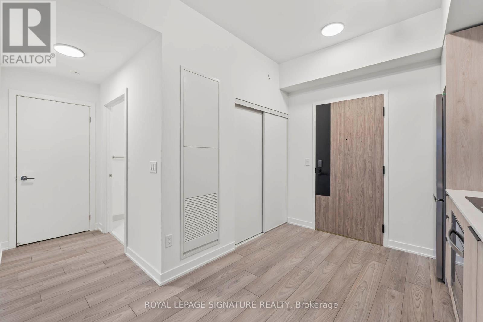 527 - 1007 The Queensway, Toronto, Ontario  M8Z 6C7 - Photo 9 - W12555356