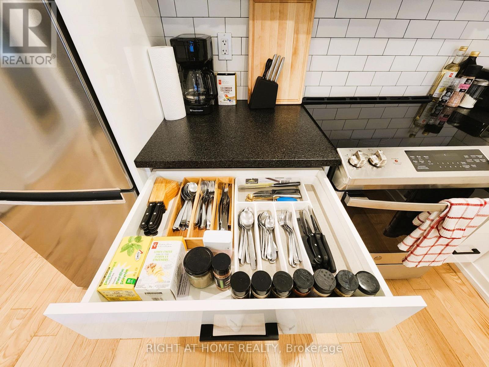 2 - 106 Lappin Avenue, Toronto, Ontario  M6H 1Y4 - Photo 21 - W12555382