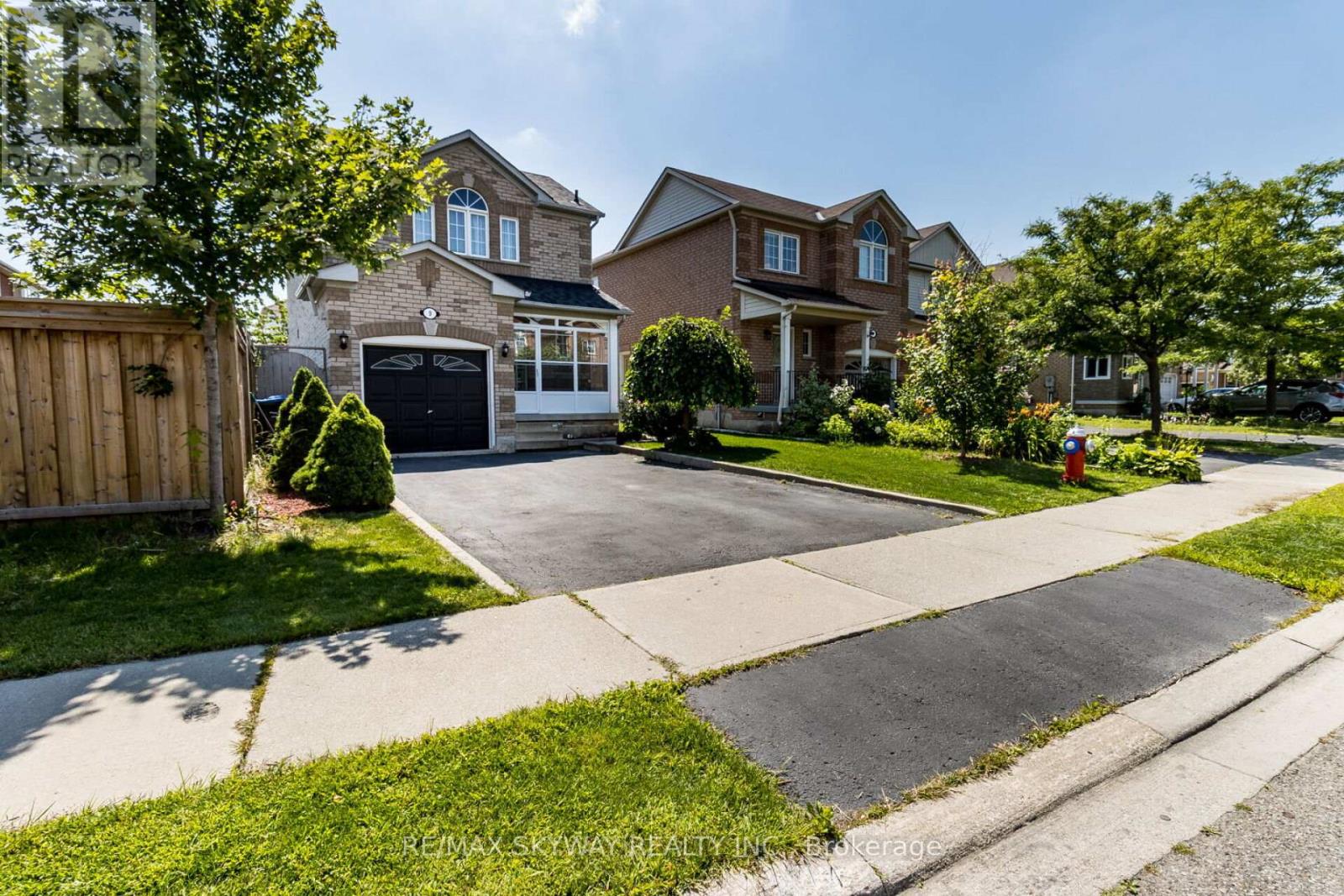9 WEATHERELL DRIVE, Brampton, Ontario