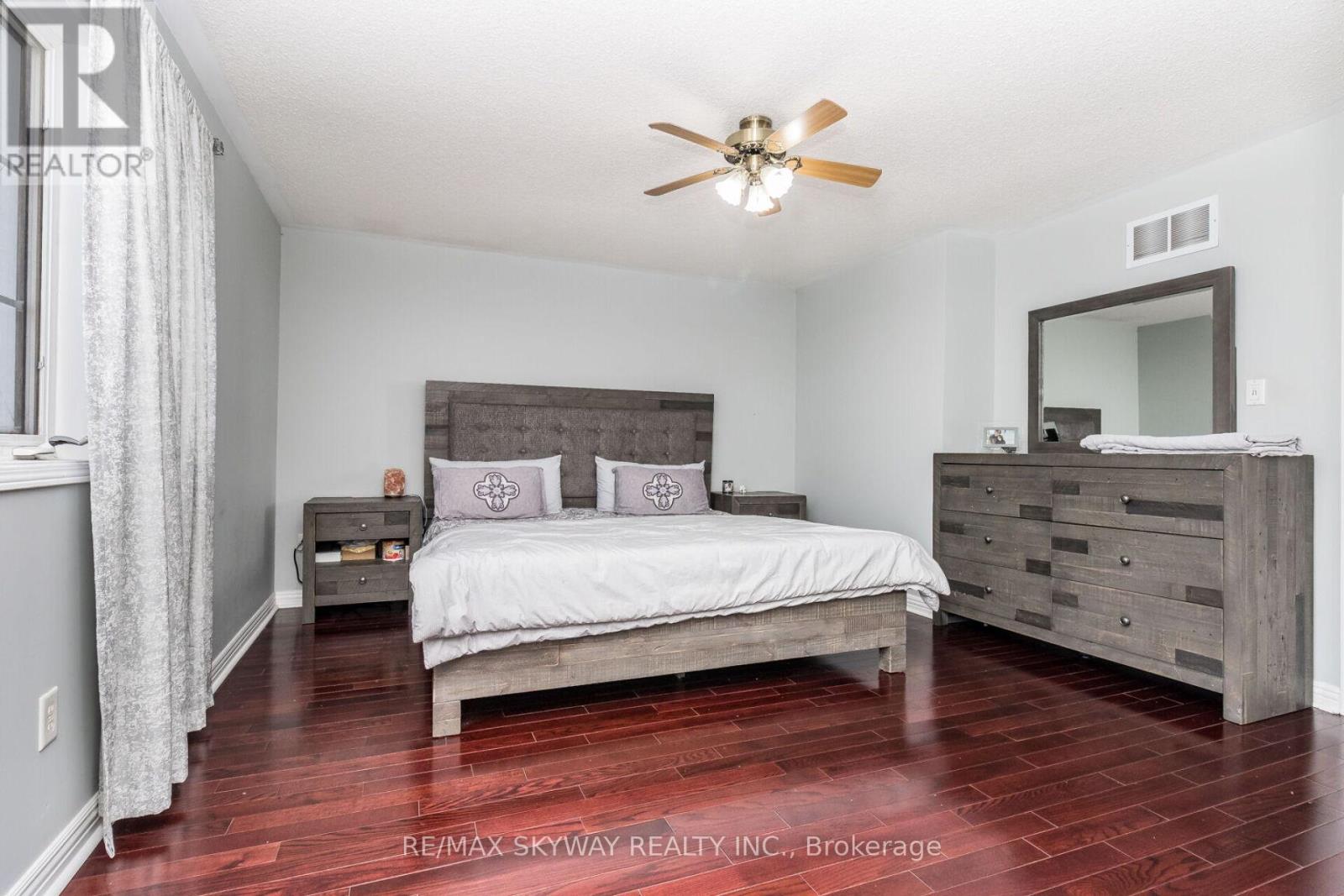 9 Weatherell Drive, Brampton, Ontario  L7A 1Y7 - Photo 14 - W12555394