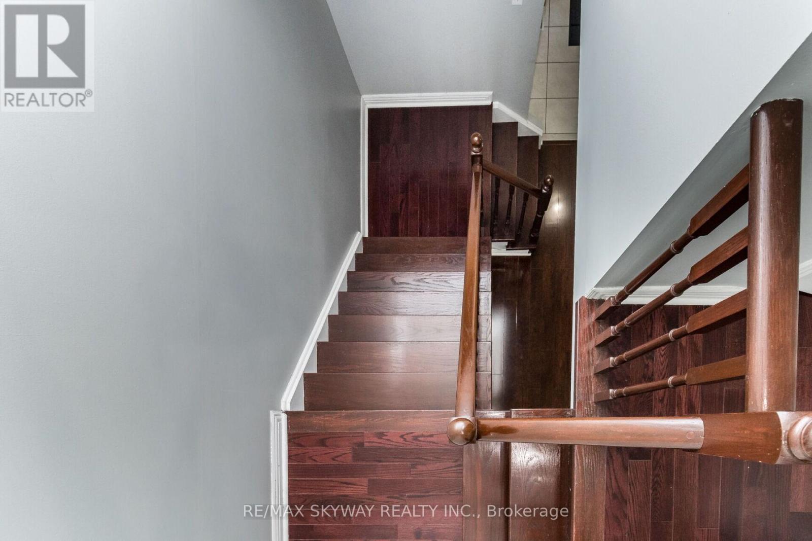 9 Weatherell Drive, Brampton, Ontario  L7A 1Y7 - Photo 16 - W12555394