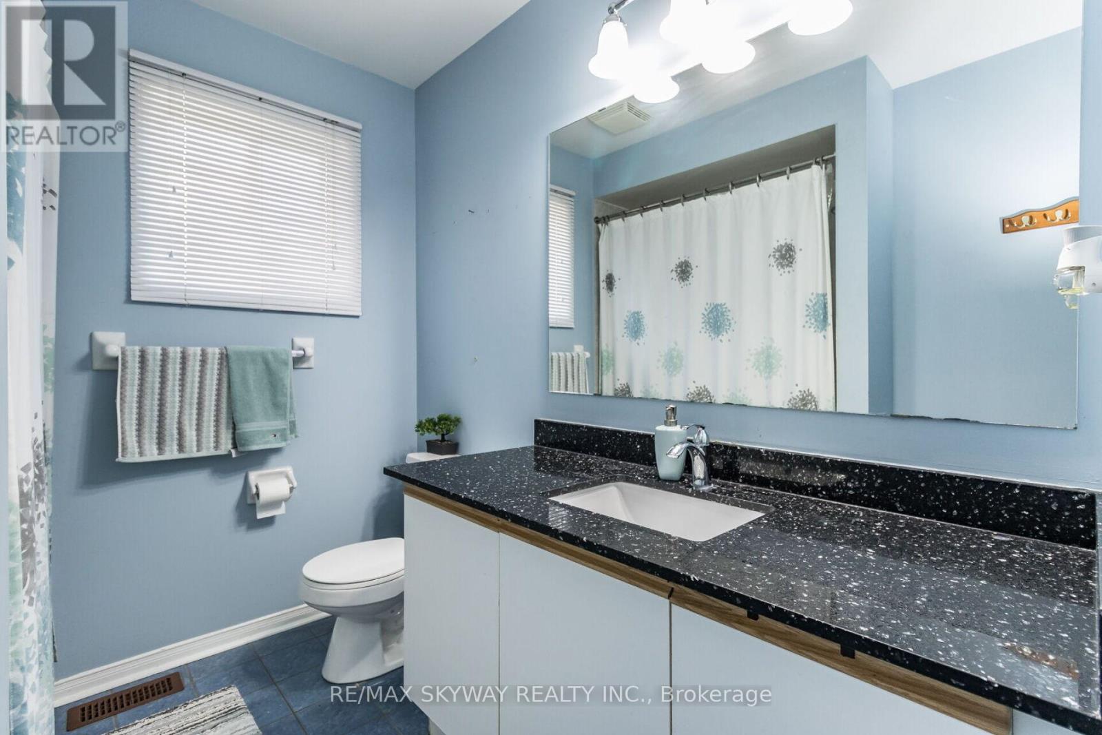 9 Weatherell Drive, Brampton, Ontario  L7A 1Y7 - Photo 18 - W12555394