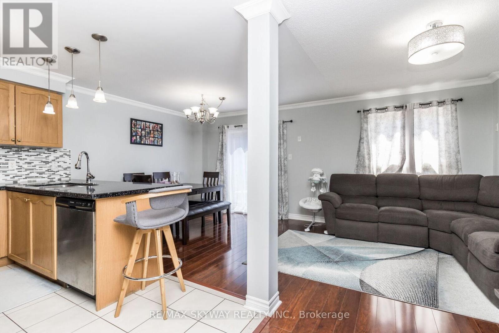 9 Weatherell Drive, Brampton, Ontario  L7A 1Y7 - Photo 5 - W12555394