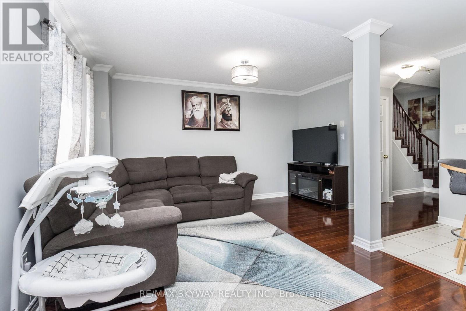 9 Weatherell Drive, Brampton, Ontario  L7A 1Y7 - Photo 9 - W12555394