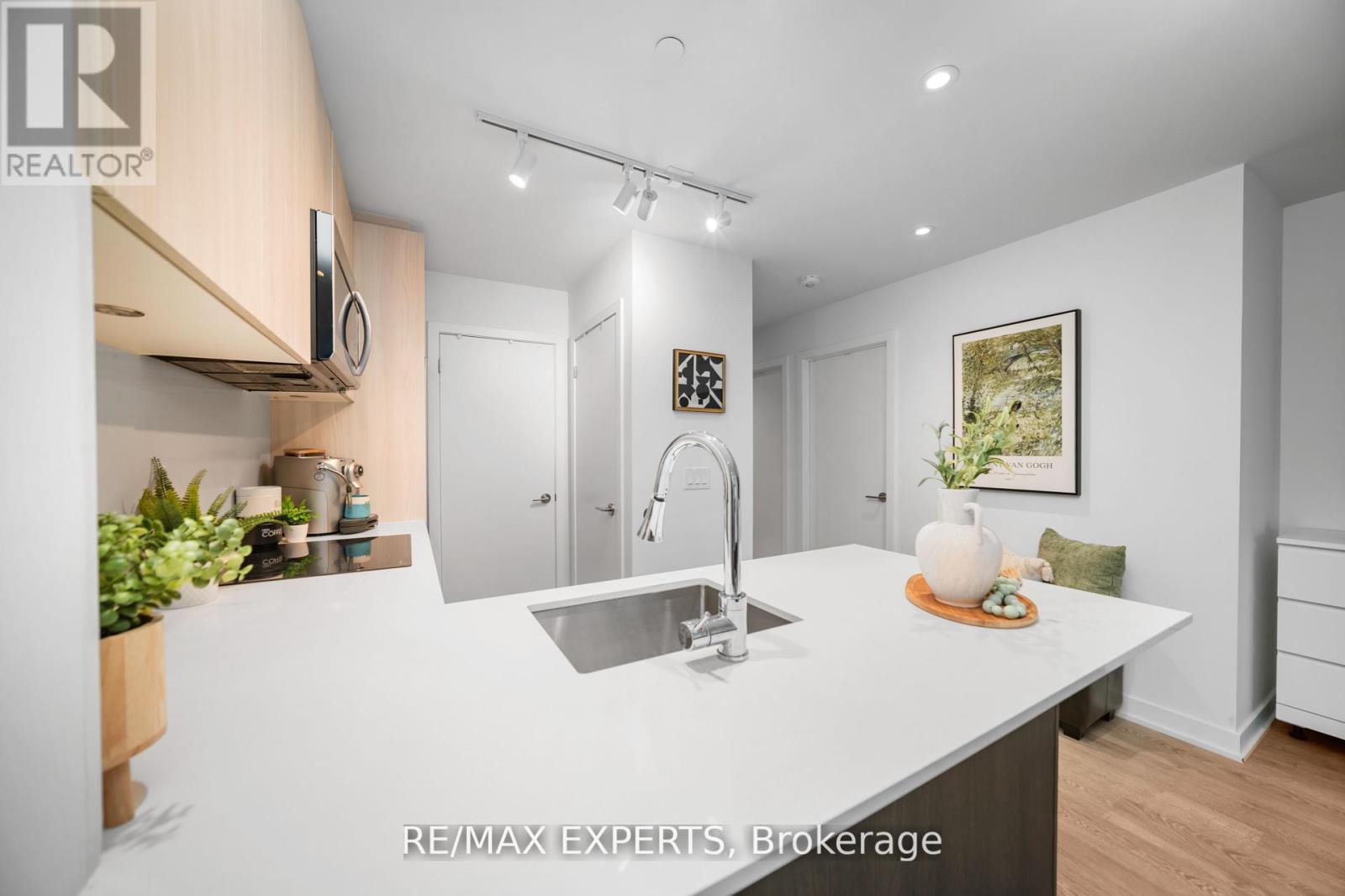 2512 - 1926 Lake Shore Boulevard W, Toronto, Ontario  M6S 1A1 - Photo 8 - W12555406