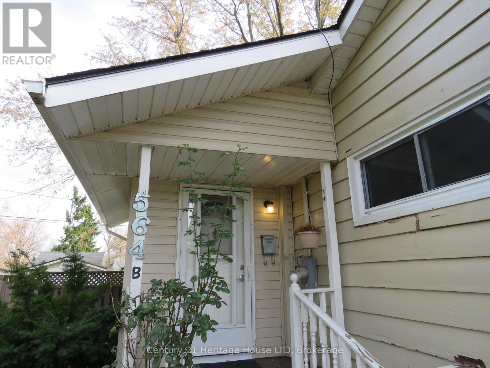 B - 564 Lakeview Road, Fort Erie (Crescent Park), Ontario  L2A 4W6 - Photo 1 - X12530082