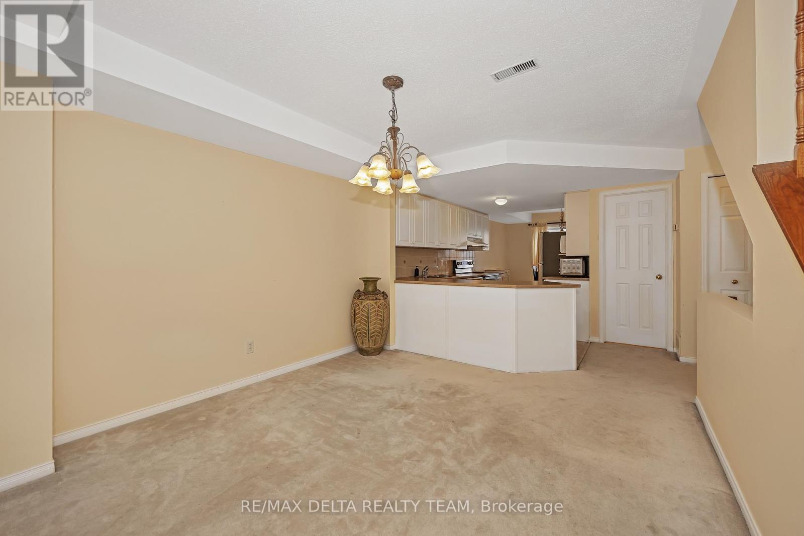 14 Lakepointe Drive, Ottawa, Ontario K4A 5E3 - Photo 4 - X12555530