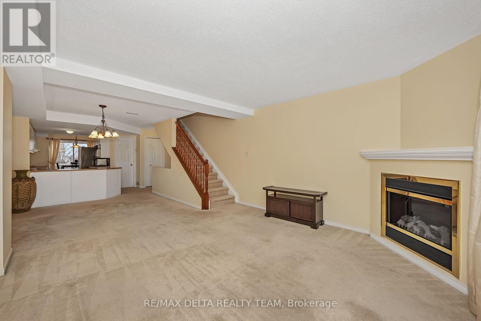14 Lakepointe Drive, Ottawa, Ontario K4A 5E3 - Photo 6 - X12555530