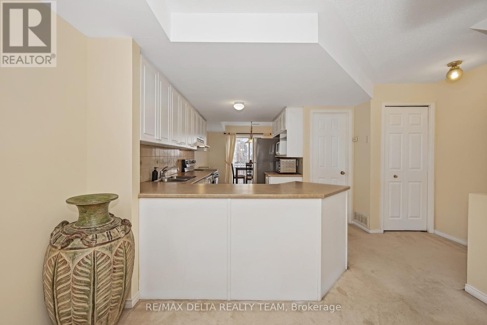 14 Lakepointe Drive, Ottawa, Ontario K4A 5E3 - Photo 7 - X12555530