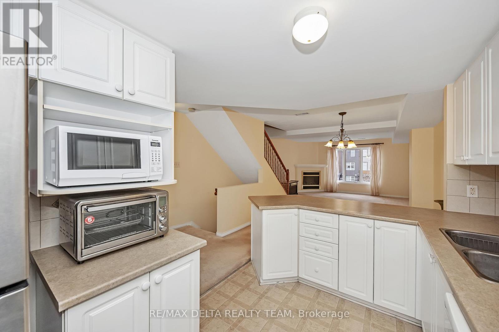 14 Lakepointe Drive, Ottawa, Ontario K4A 5E3 - Photo 9 - X12555530