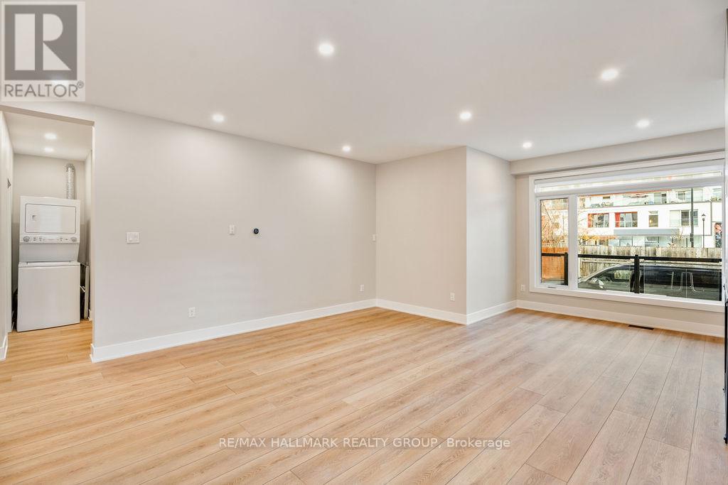 B - 72 Armstrong Street, Ottawa, Ontario  K1Y 2V7 - Photo 14 - X12555544